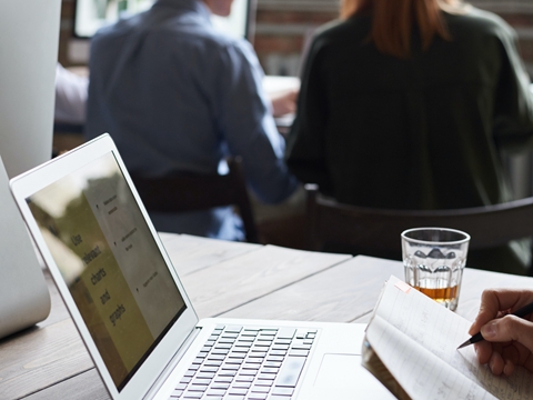 大陸人在香港注冊(cè)公司需滿足什么條件？流程復(fù)雜嗎？